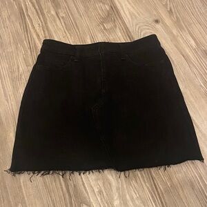 (NEW) Woman’s Old Navy Classic Black Denim Skirt